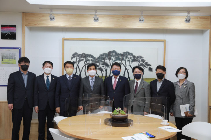 증평군의회, 송산초 신설 관련 김병우 충북도 교육감 면담 3