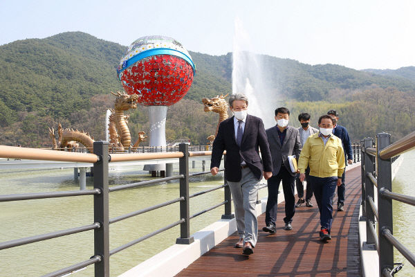 새로운 랜드마크 용산호로 놀러 오세요”1 (1)