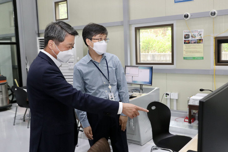 중진공 세종지역본부_이사장님 업체방문 사진1