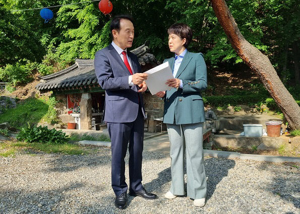 국민의힘 김은혜 경기도지사 후보, 용주사에서