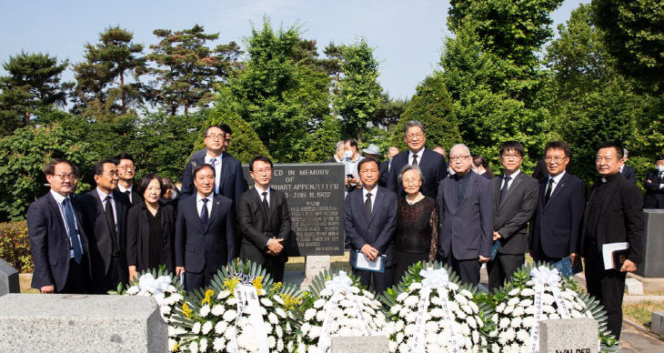 사진1 양화진 순교지 외국인선교사묘원에서 추모헌화를 가졌다