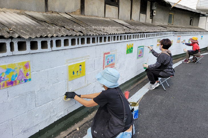 보도1)영춘면 상1리 벽화 그리기2