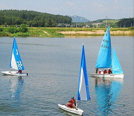 “충북형 웰니스를 제페토에서 만나보세요”(충주 요트)