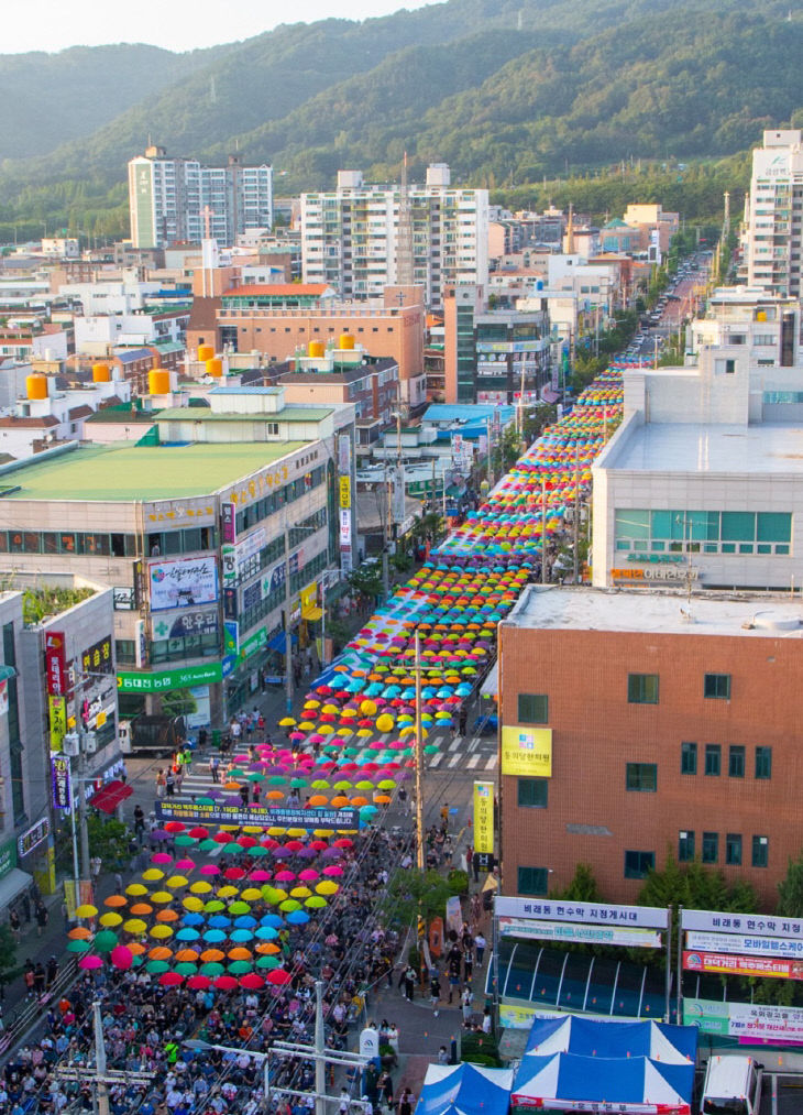 1. 대덕거리 맥주페스티벌, 상인도 방문객도 ‘함박웃음’(1)