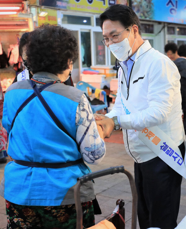 심덕섭 고창군수 시장상인 격려