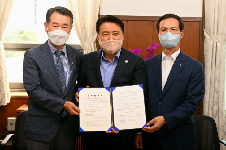 1. 음성군, 투자유치 10조원 돌파 목전...飛上은 이제부터)