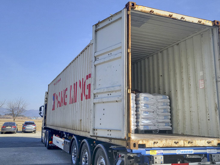 2. 선적된 쌀 모습