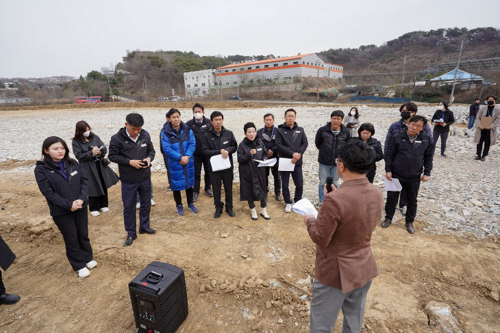 사진4 현장방문(인주 미인가유기동물보호소)