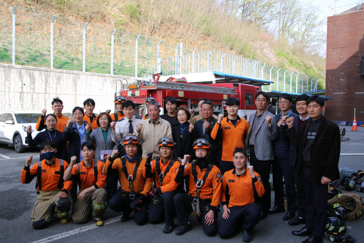 괴산군의회 신송규의장, 괴산소방서 격려 방문