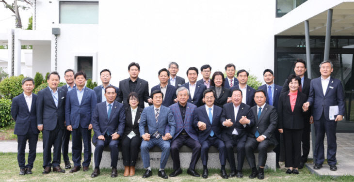 김동연 경기도지사,’ 도의회 안행위 위원들과 정담회