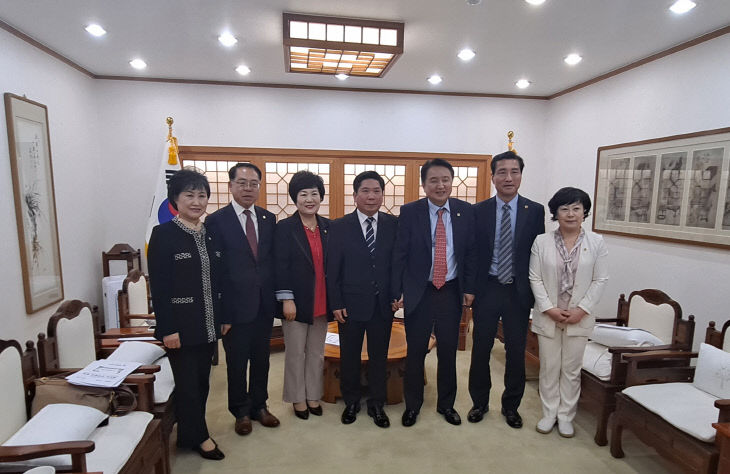 김창규 제천시장, 충북도지사 만나 지역 현안 건의 (1)