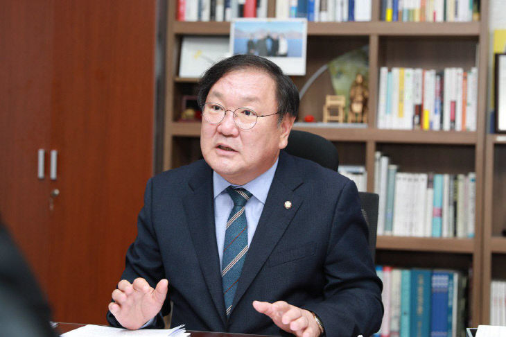 김태년11