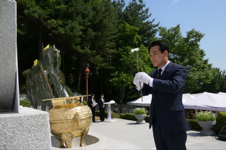 현충일 추념식(백성현 논산시장) (3)