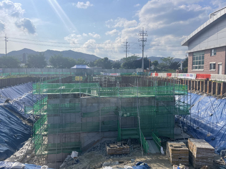 1. 홍산 공공하수처리시설 공사 현장