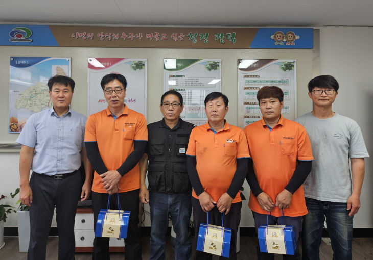 광덕면(이장협의회 환경미화원 위문품 전달)