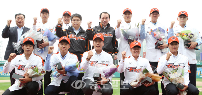 새내기 독수리 `신고합니다`