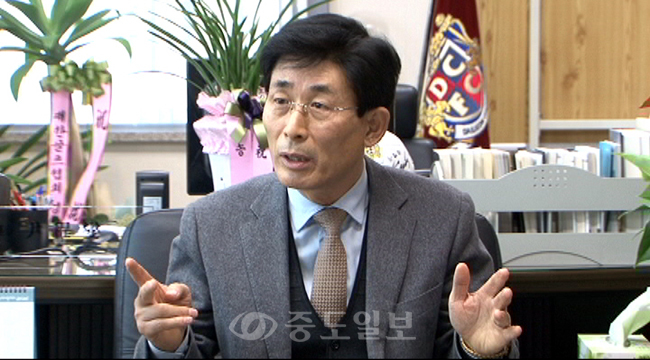 윤정섭 시티즌 대표이사, 야구장에서 축구표 팔고 싶은 간절함으로..