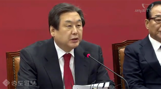 김무성 “귀족노조에 휘둘리는 더민주 입장 밝혀야”