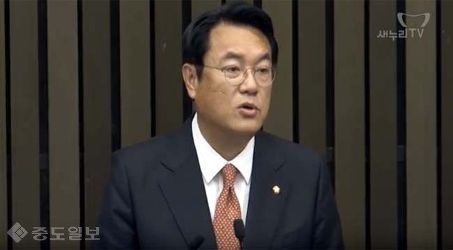 정진석 “새누리당 계파 이야기 그만 나와야”