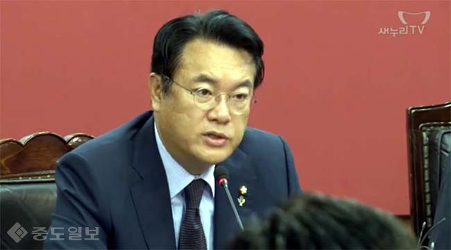 정진석 “수적 우세 앞세운 야당 압박 받아들이지 않을 것”
