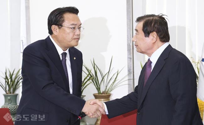 새누리, 정진석 원내대표-한광옥 대통령 비서실장 접견 내용 