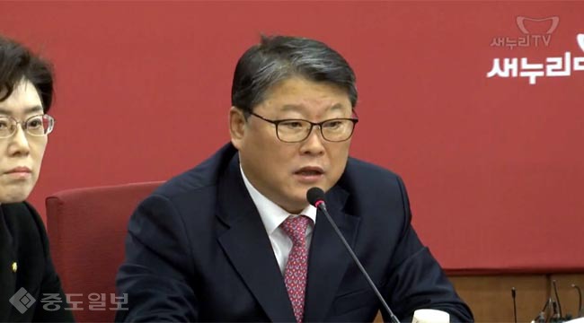 조원진, 부역자 수모 겪으면서 탄핵주도 김무성 저의가 무엇인가?