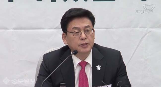 정우택 `문재인 사람보는 안목, 국가 경영 능력 의심받고 있어`