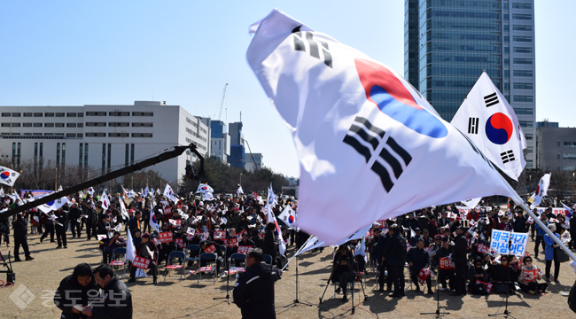 서석구 변호사, 대전에서 영어로 연설한 이유는?