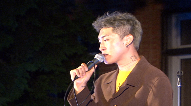 로맨틱한 대전에서 부르는 노래, 문문 `우아한 세계`