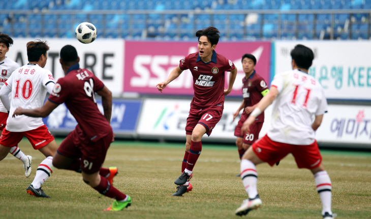 대전시티즌 9명이 싸운 안산에 2-3역전패