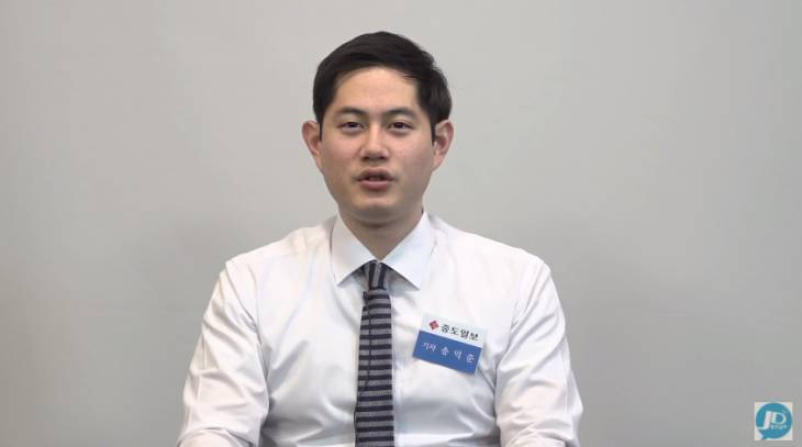 자유한국당 지방선거 출마자 확정, 민주당 예비후보 면접 실시