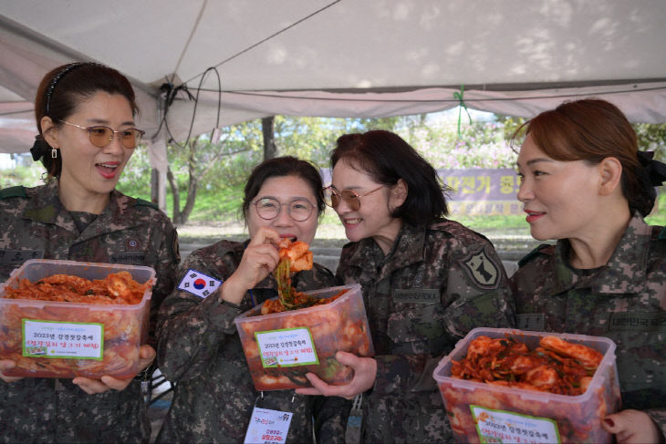 강경젓갈축제 2일차 이모저모-젓갈김치담그기 체험 (5)