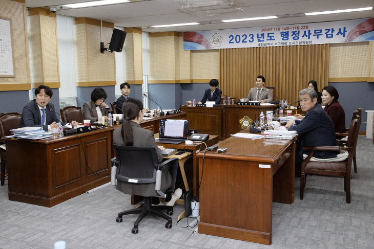 160-2. (사진자료) 도시건설위원회 행정사무감사 3일차