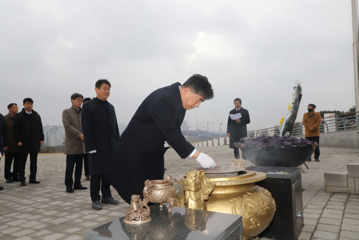 백남성 농협충남세종본부장, 충혼탑 참배로 새해업무 시작