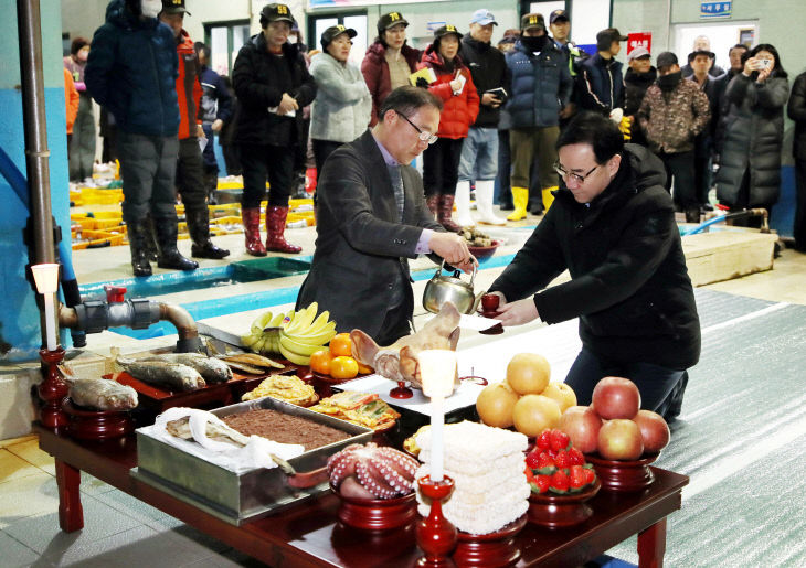 하동군 수협 초매식