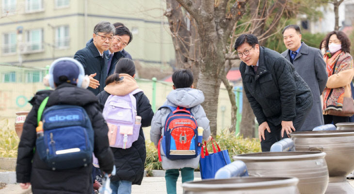 1. 도성훈 인천광학교 참여 학생 격려 (1)