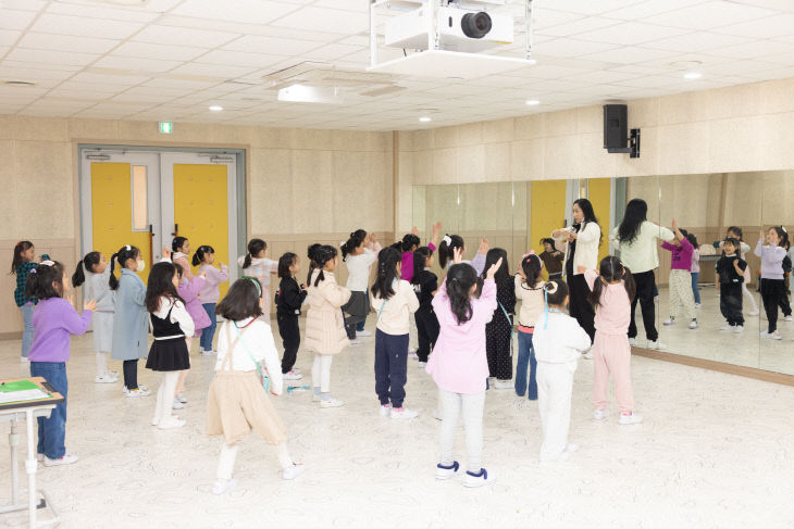 ★ [사진1] 늘봄학교 참여 중인 빛여울초 학생