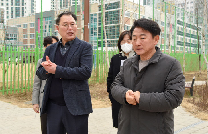 김동근 의정부시장, 고산초 어린이 안전통학로 확보 위해 현장