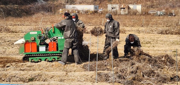 적성면_파쇄작업 사진