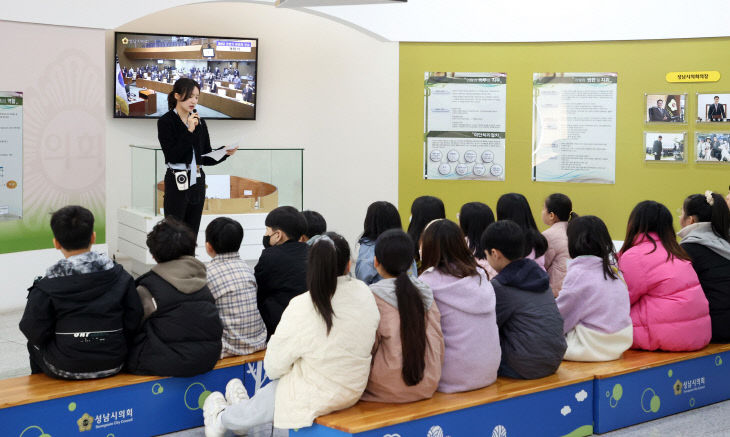 홍보관견학-1층홍보관