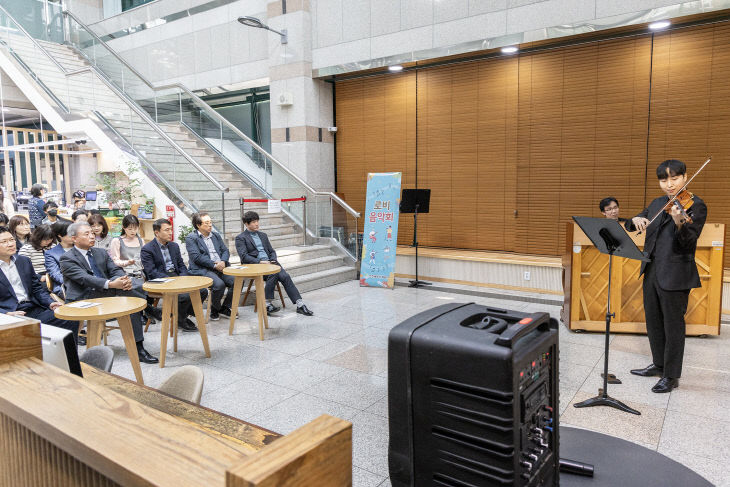 0328 계양구, 올해 첫 로비음악회 열어 (4)