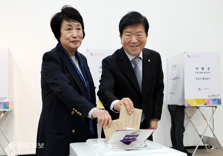 20240405-박병석 전 의장 사전투표