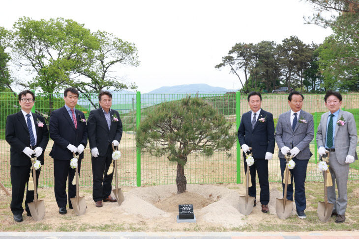 충청북도도로관리사업소 신청사 개청 기념식수