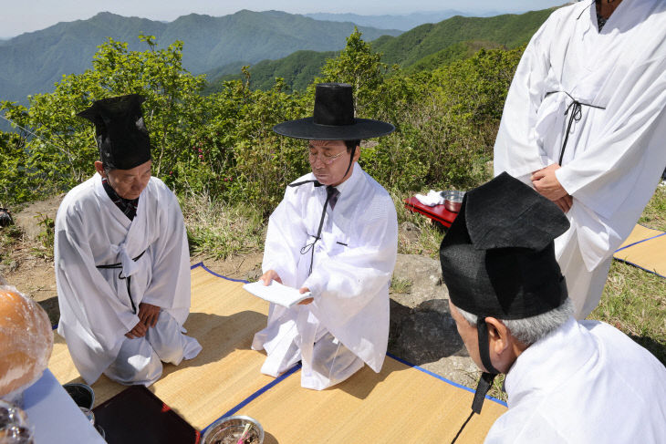 보도 1) 철쭉제_소백산 산신제