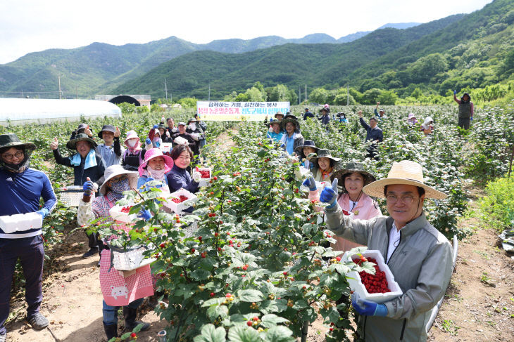 청도군, 영농철 농촌일손돕기 나서