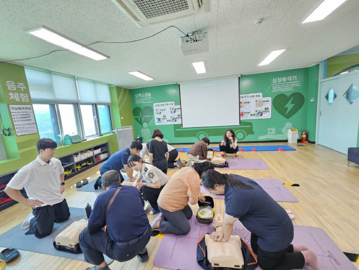 금산동초, 교직원 심폐소생술 교육