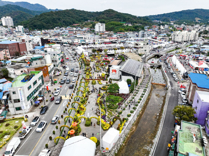 1.제7회 예산장터 삼국축제1