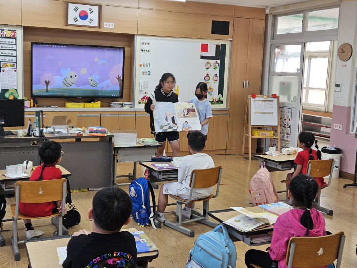 사본 -삼봉초등학교, 선배가 읽어주는 아침 독서 시간! (2)