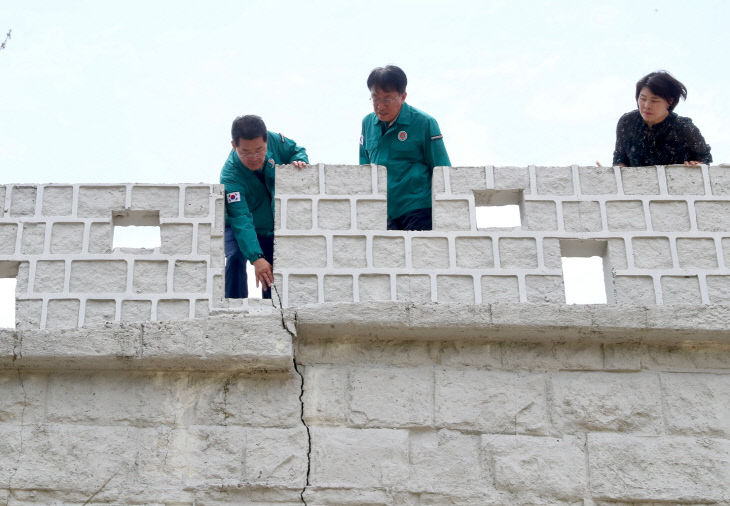 부안군, 지진 피해 집계 완료 복구·보상 대책 마련 집중2