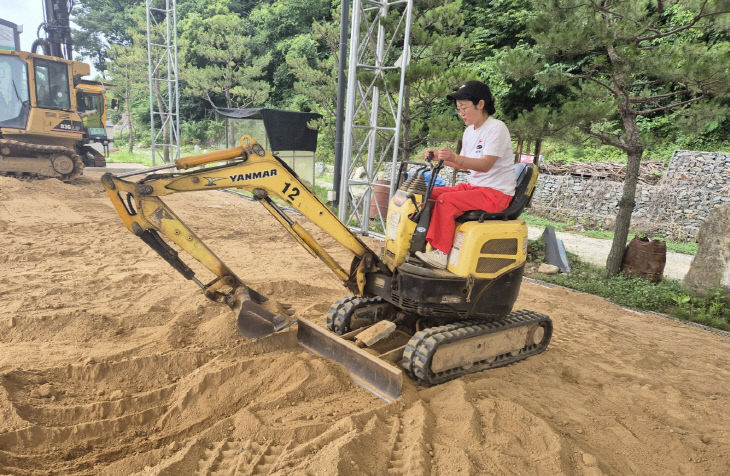 스마트팜학과_김은혜(굴착기)